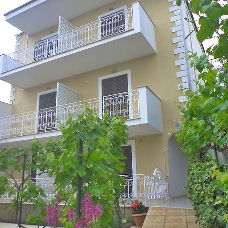 בניטסס Flora Studios Corfu - Adults Only מראה חיצוני תמונה