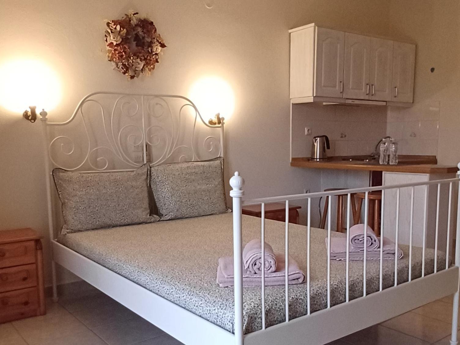 בניטסס Flora Studios Corfu - Adults Only מראה חיצוני תמונה